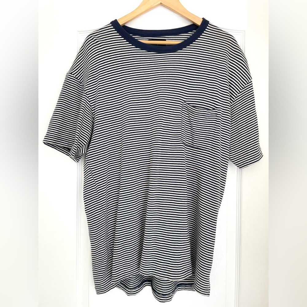 Velvet by Graham & Spencer Classic Men’s Crew Neck Short Sleeve T-Shirt. Large.